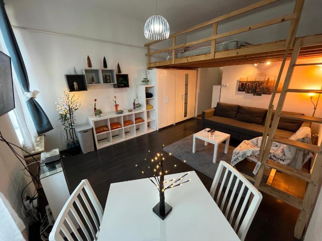 Apartment Comfy Near The Centre Budapest