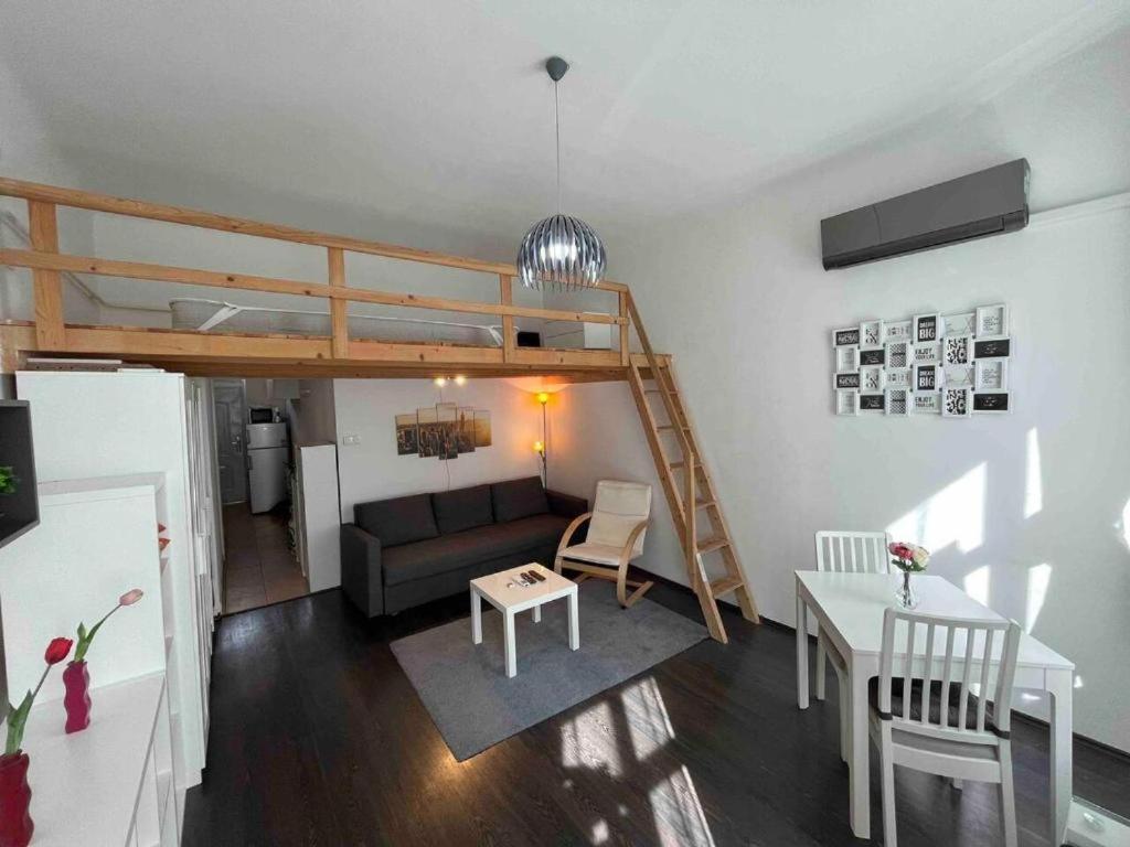 Apartment Comfy Near The Centre Budapest